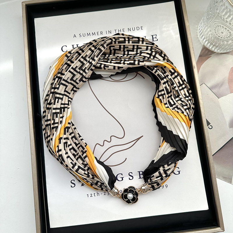 Nuevo collar de bufanda de hebilla magnética versátil elegante bufanda plisada de alto grado correa de muñeca perezosa bufanda banda de pelo