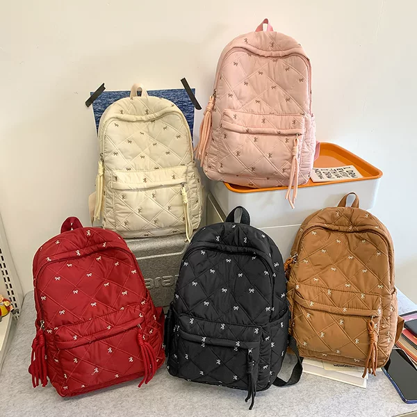 Cute school backpack for junior high school students, high school students, and college students, stylish and lightweight travel backpack for women, wholesale
