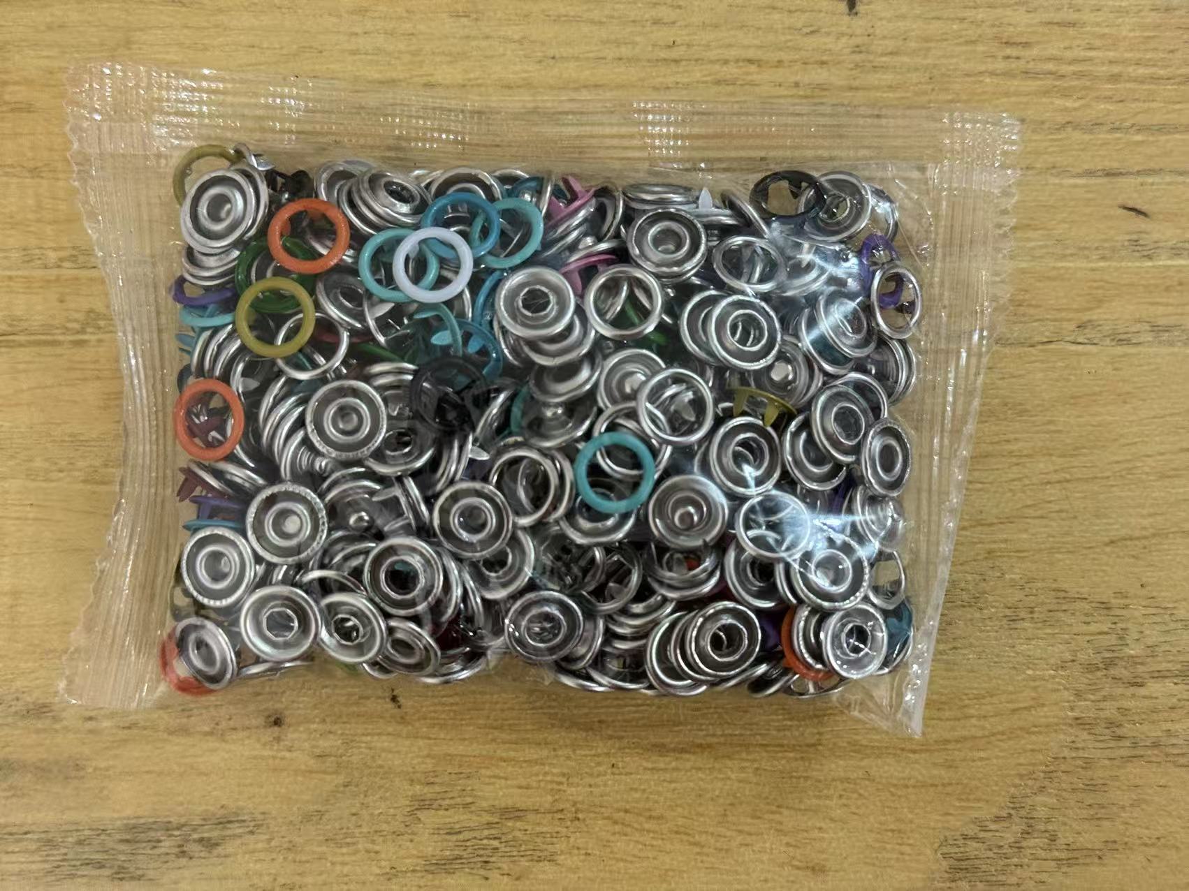 Juego de instalación de hebilla de cinco garras Botón de abrazadera de cinco garras Botón oculto Botón a presión Botón hembra Botón sin costura Botón transfronterizo de cinco garras