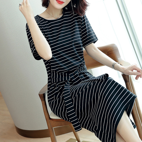Summer 2025 New Elegant Striped Dress for Women, Medium Long Length, Strap Over-the-Knee, Ins Fashionable and Slimming T-shirt Skirt