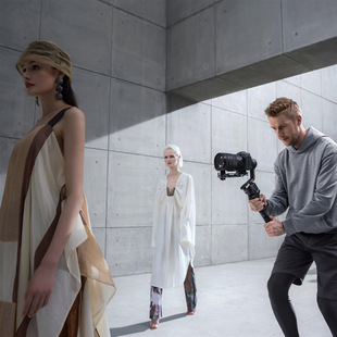 Shooting handheld pan-tilt stabilizer Dajiang professional anti-shake 3DJI such as shadow 3RS handheld pan-tilt RS mainland China