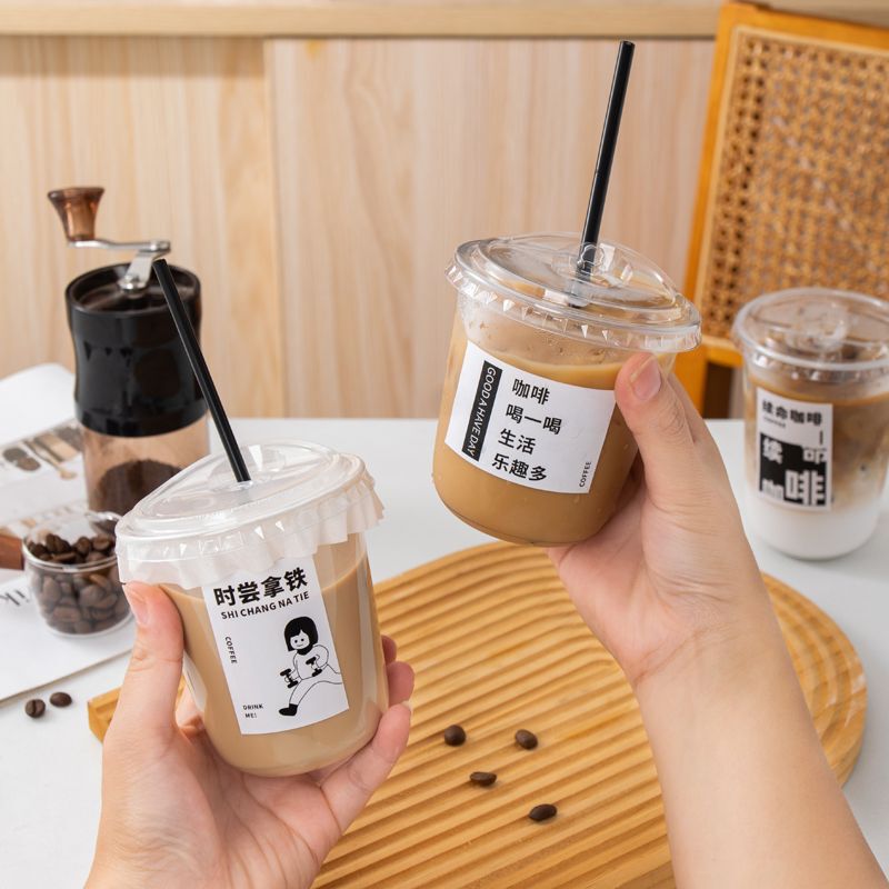 U-shaped disposable coffee iced latte cup with lid, 90mm diameter PET self-cooling cold drink packaging cup with sticker U-shaped disposable coffee iced latte cup with lid, 90mm diameter PET self-cooling cold drink packaging cup with sticker