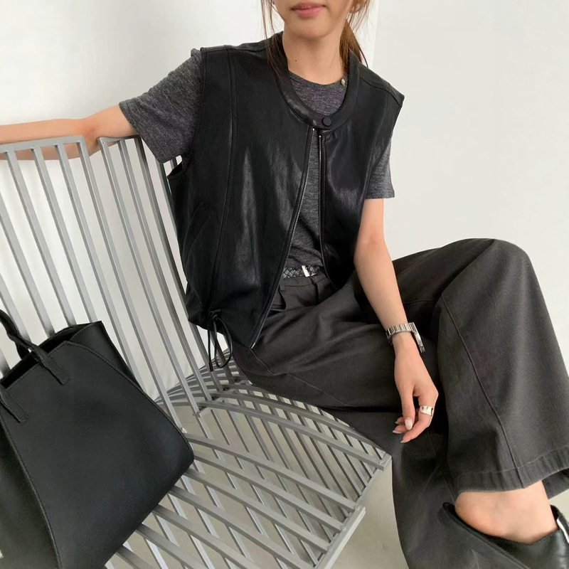 26091658 Lu Zhuo vintage distressed workwear leather vest with drawstring hem