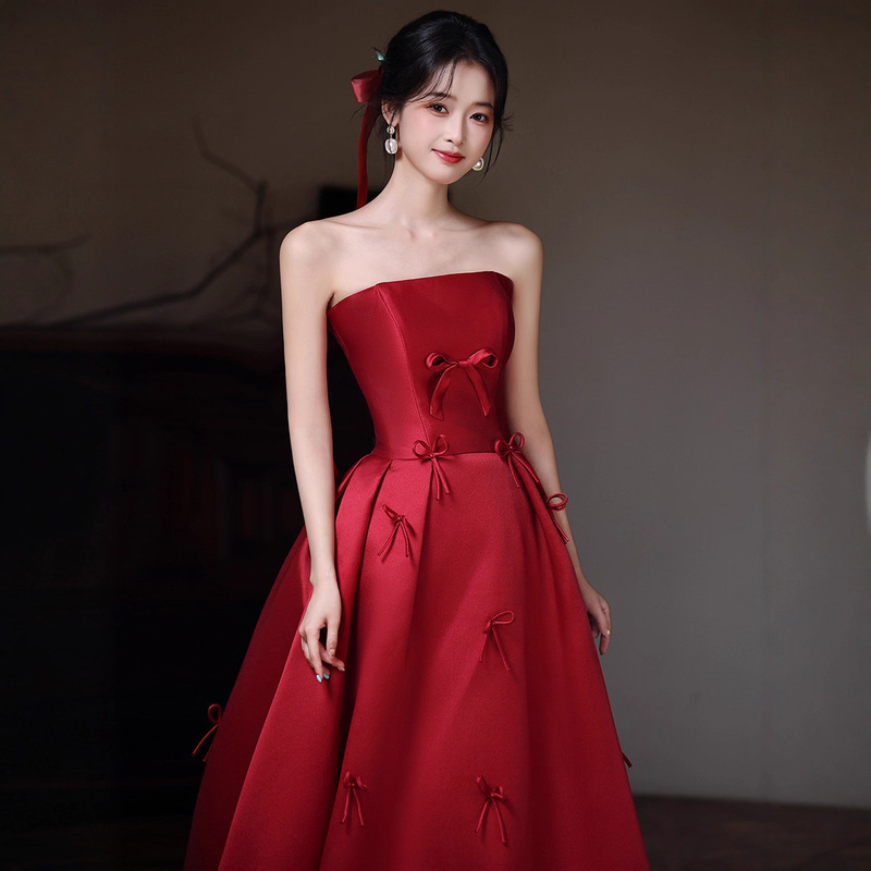 Strapless Satin Toast Dress 2026 New Style Bride Wedding Engagement Design Elegant Slimming Evening Dress Princess Style Strapless Satin Toast Dress 2026 New Style Bride Wedding Engagement Design Elegant Slimming Evening Dress Princess Style