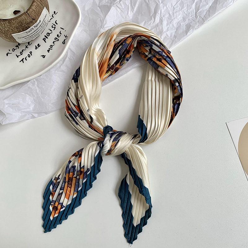 Bufanda de seda, bufanda cuadrada, sentido avanzado, camisa decorativa arrugada de moda coreana de primavera y verano, bufanda pequeña, bufanda en forma de diamante, diadema