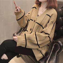 新款韩版2023冬秋外搭大码装条纹格子时尚毛衣女针织开衫时尚外套