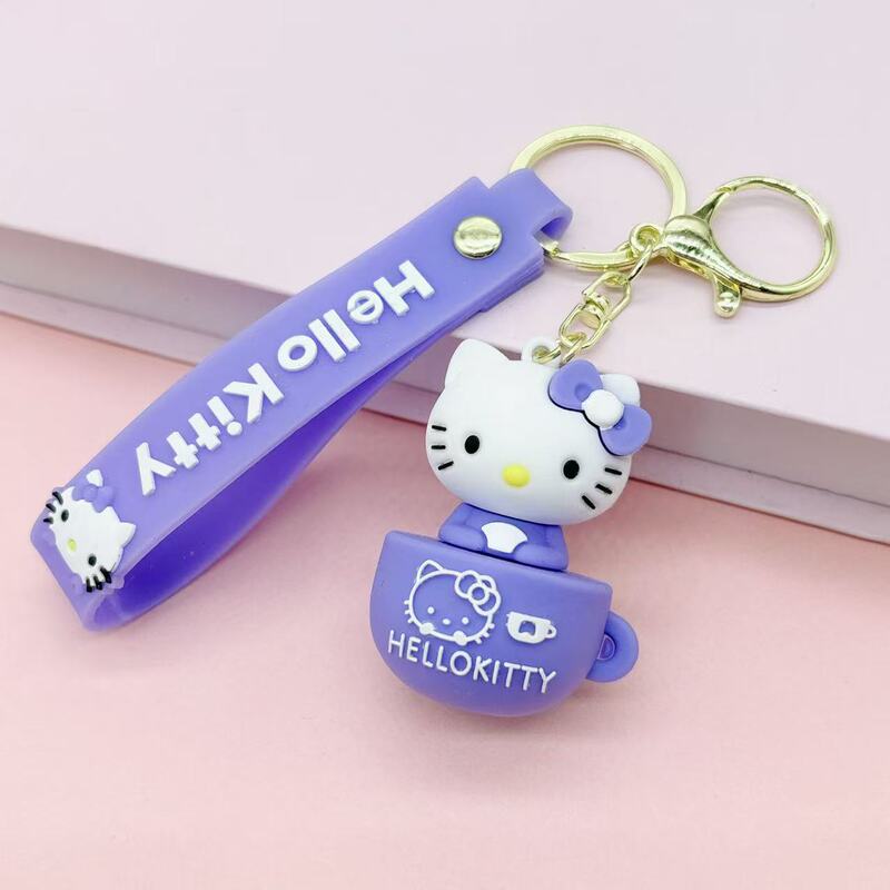 アニメkt猫ミルクティーカップのキーホルダーが可愛い学生が七夕プレゼントを並べています。|undefined