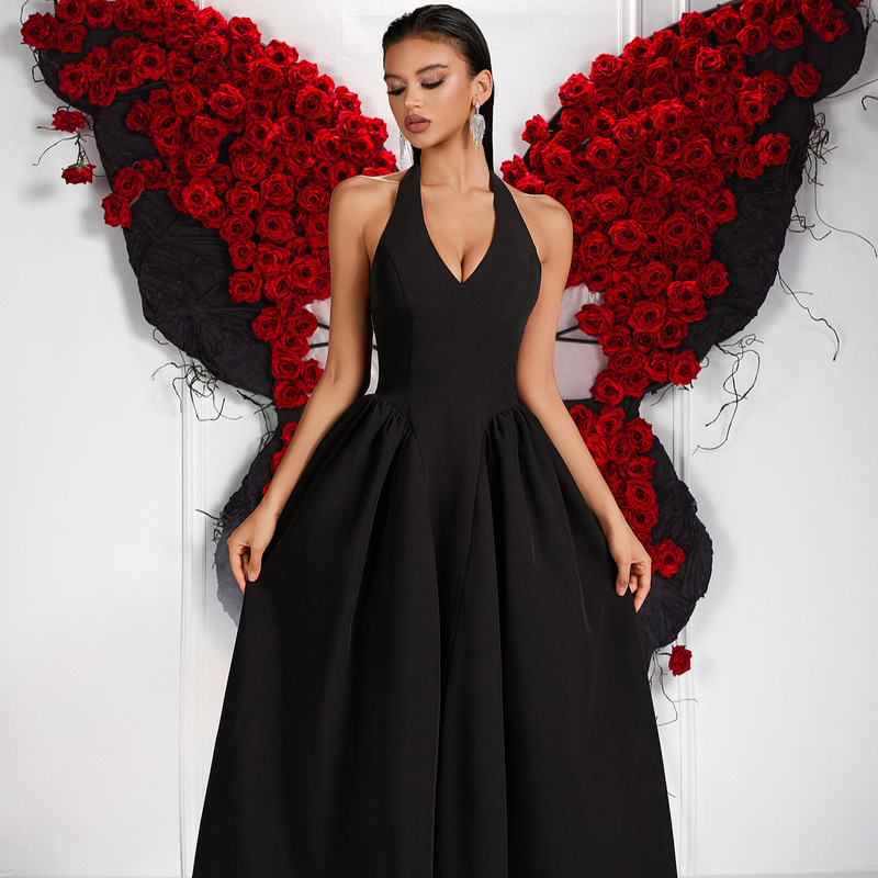 French-Style Socialite Halter-Neck Sleeveless Little Black Dress, Waist-Cinching Slimming Mid-Length Dress with a Large Hem, Birthday Party Evening Gown French-Style Socialite Halter-Neck Sleeveless Little Black Dress, Waist-Cinching Slimming Mid-Length Dress with a Large Hem, Birthday Party Evening Gown