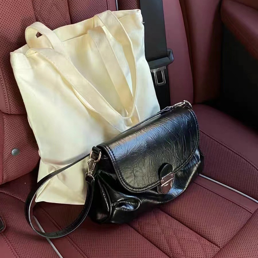 2026 Autumn New Women's Retro Soft Leather Shoulder Bag French Versatile Underarm Bag Luxury Crossbody Small Bag - Thumbnail 2