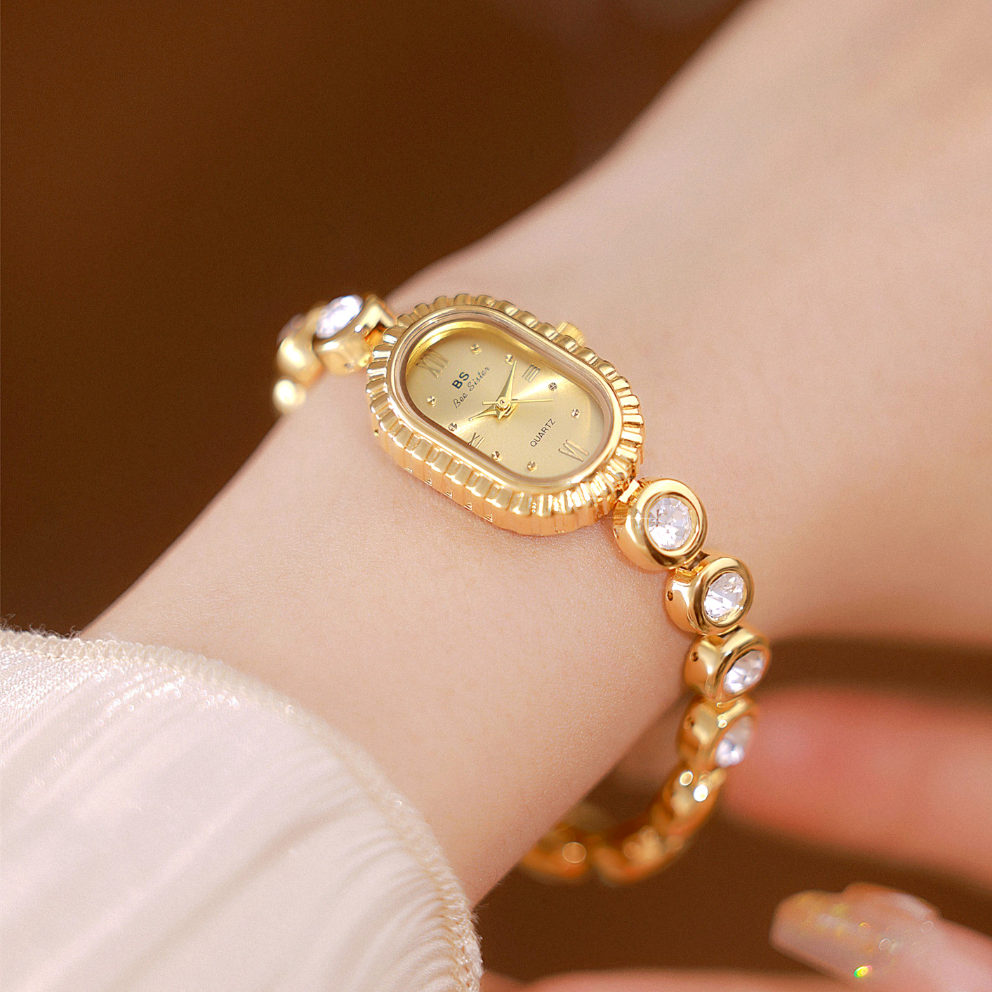 60g Weight Tempered Glass Mirror Material Alloy Strap Material Watch Classification Pointer Display Type Jewelry Buckle Buckle Style Oval Dial Shape Casual, Daily Occasion Quartz Movement Solid Color Pattern Women's Gender Retro Style Retro Solid Color Jewelry Buckle Quartz Watch Women's Watches 2