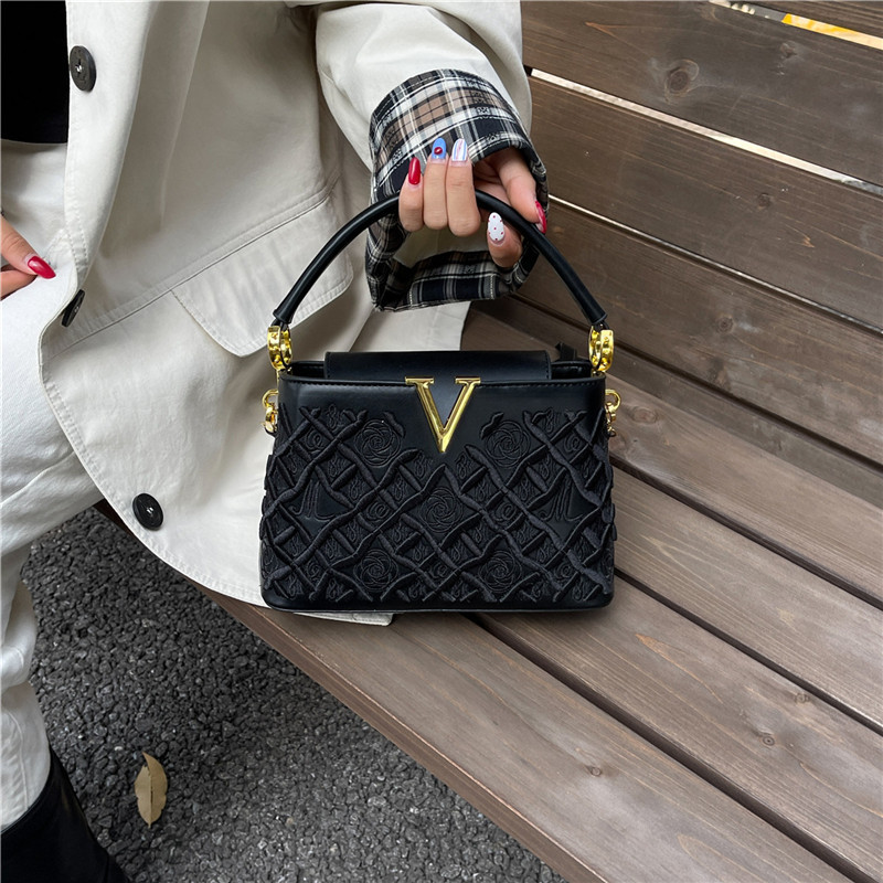 Bolsa transversal feminina Cross-Border 2025, versátil e moderna, com bordado matelassê e estilo vintage de alta qualidade. Nova coleção 2025._voghion.com