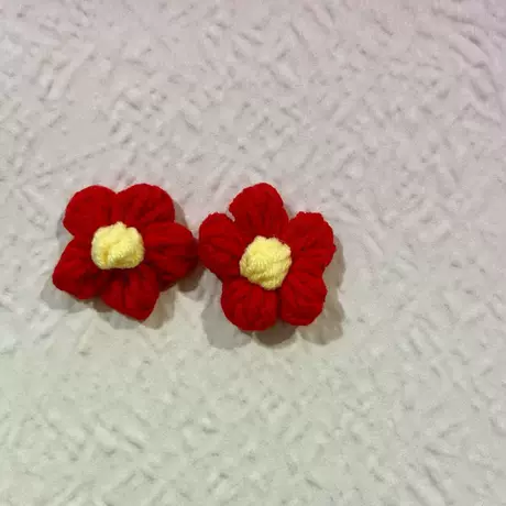 Little puff - red with yellow center