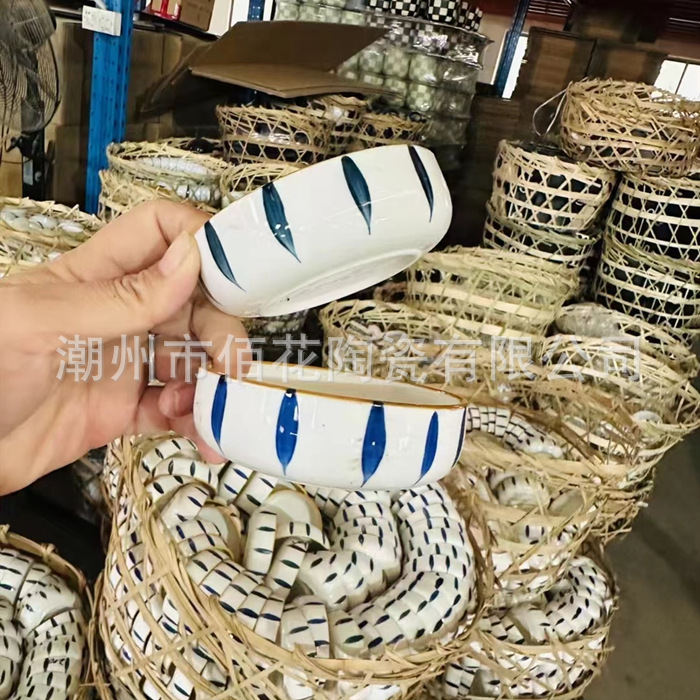 일본 손으로 그린 고온 언더 유약 색상 일본과 한국 세라믹 소스 접시 가정용 식기 포장 식료품 그릇 배치