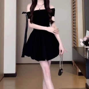 ��ʽһ�ּ�¶���ɫ�B��ȹŮ�ļ�2025�¿�ձ��L�^���������ȹ