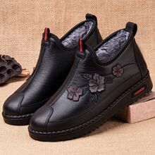 老北京布鞋女新款春秋季妈妈鞋中老年人防滑软底舒适老太太奶奶鞋