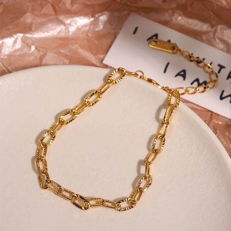 European Gold Embossed Link Bracelet Minimalist Thin Design_voghion.com