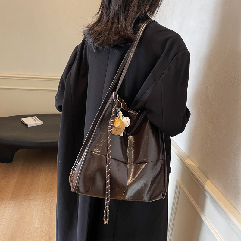 Bolso retro de gran capacidad para mujeres 2024 nuevo sentido de la bolsa de hombro para viajar bolso universitario bolso de alta calidad para mujeres