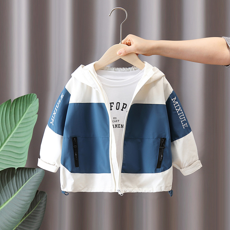 7620 chaqueta de color para niños primavera y otoño 2025 nueva gabardina con capucha de moda para niños primavera blusa coreana primavera