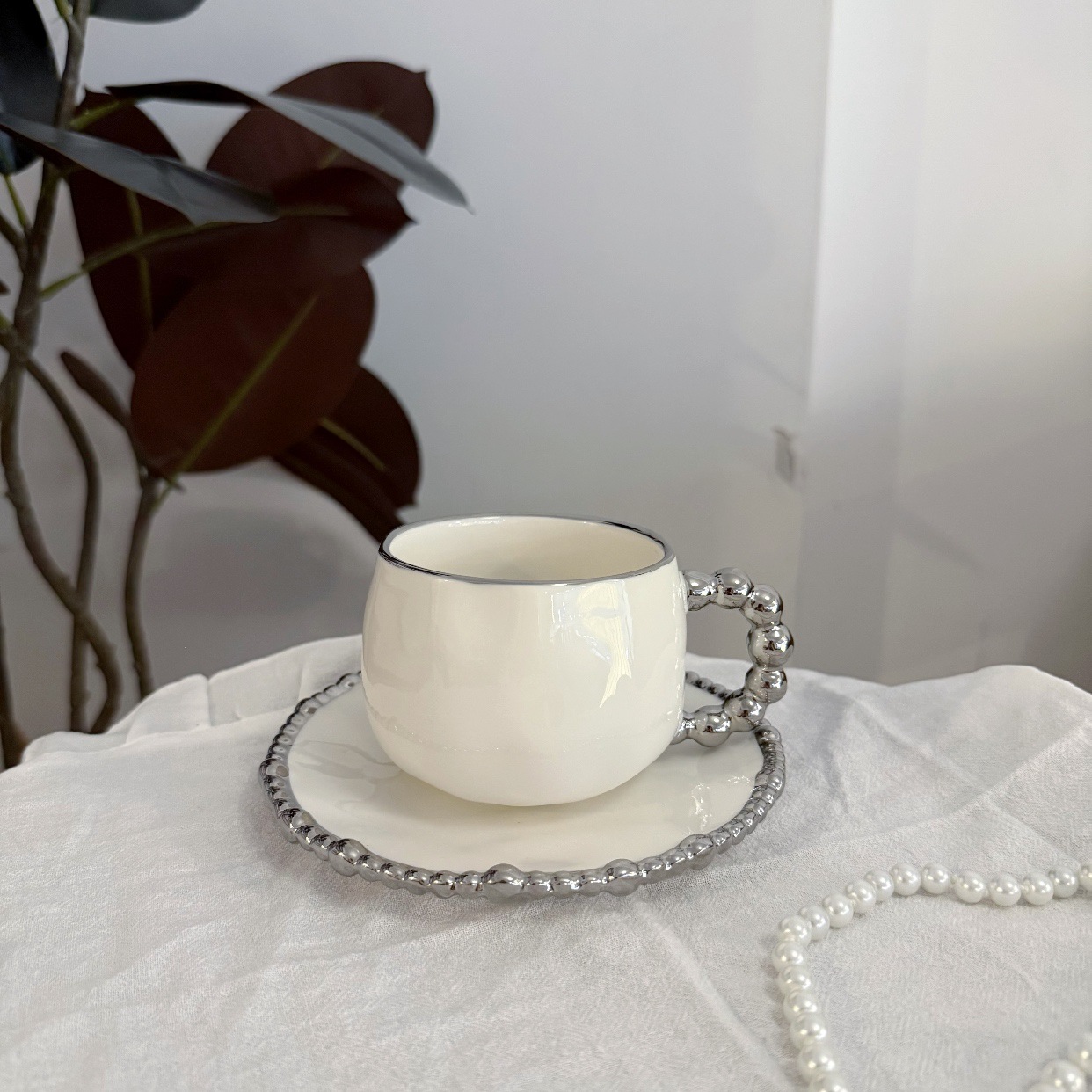 Ins estilo francés mano irregular cerámica taza de café plato mango de cuentas amor plato de té de la tarde taza transfronteriza