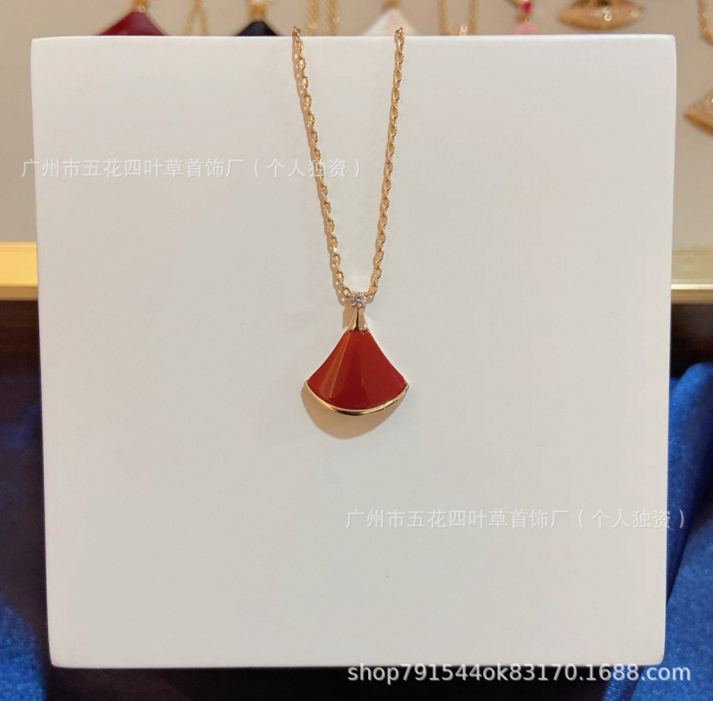 925纯银高版本小裙子项链厚镀18K金白贝母红玉髓扇形扇子吊坠精工|undefined