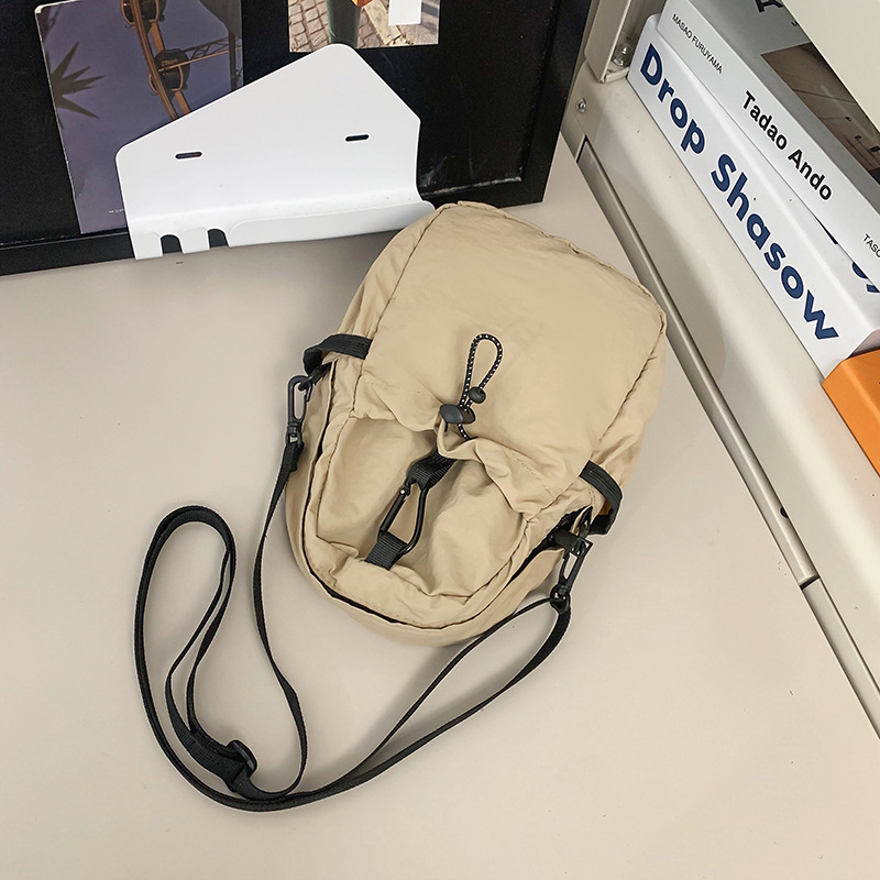 Solid-color nylon fabric bag for women, Spring 2025 new niche waist bag, ins casual pleated phone bag, crossbody bag for women undefined