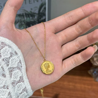欧美时尚简约百搭人像钱币吊坠钛钢项链女款轻奢小众高级感锁骨链