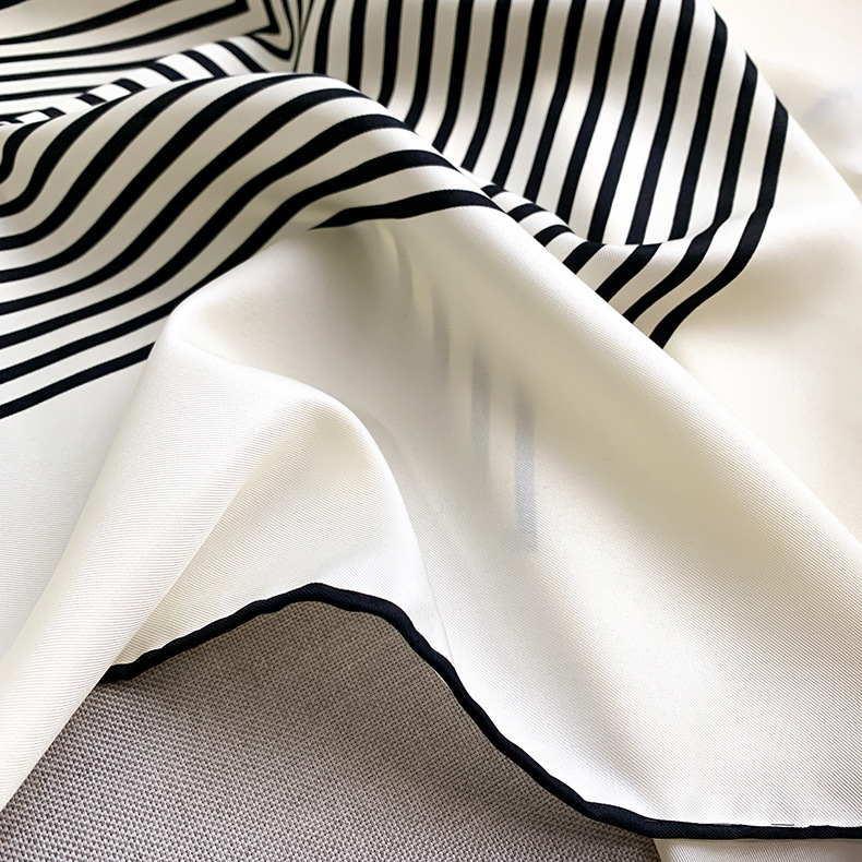 Korean Classic Striped Printed Scarf display picture 3