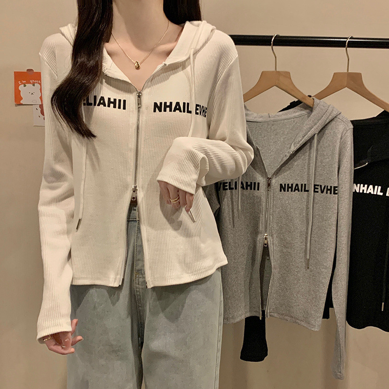 Design sense niche double zipper hooded long-sleeved T-shirt for women Spring New cardigan short shoulder slimming coat for women Design sense niche double zipper hooded long-sleeved T-shirt for women Spring New cardigan short shoulder slimming coat for women