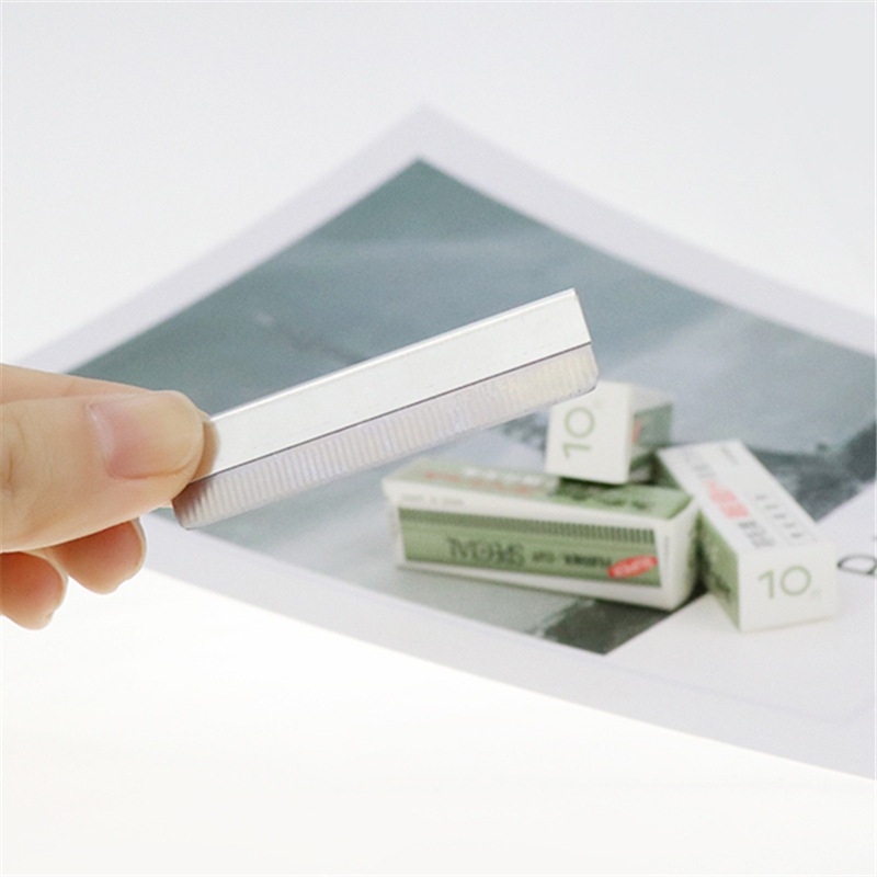 깃털 눈썹 트리밍 블레이드