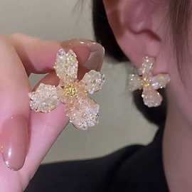 925银针浪漫水晶花朵耳钉超仙2022年新款小清新森系花瓣耳环耳饰