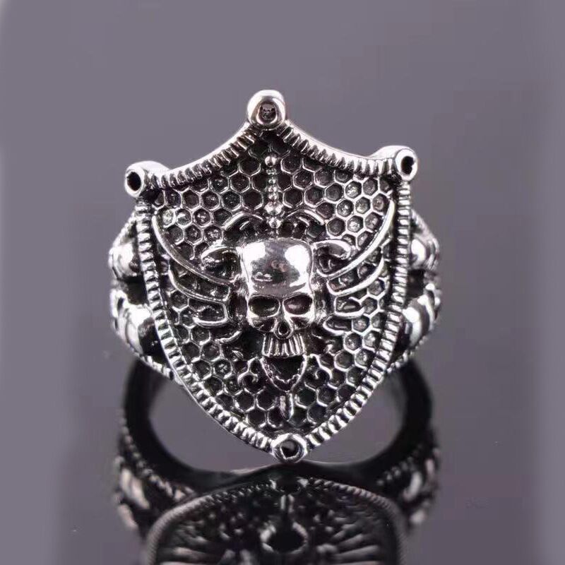 Retro fashionable ring