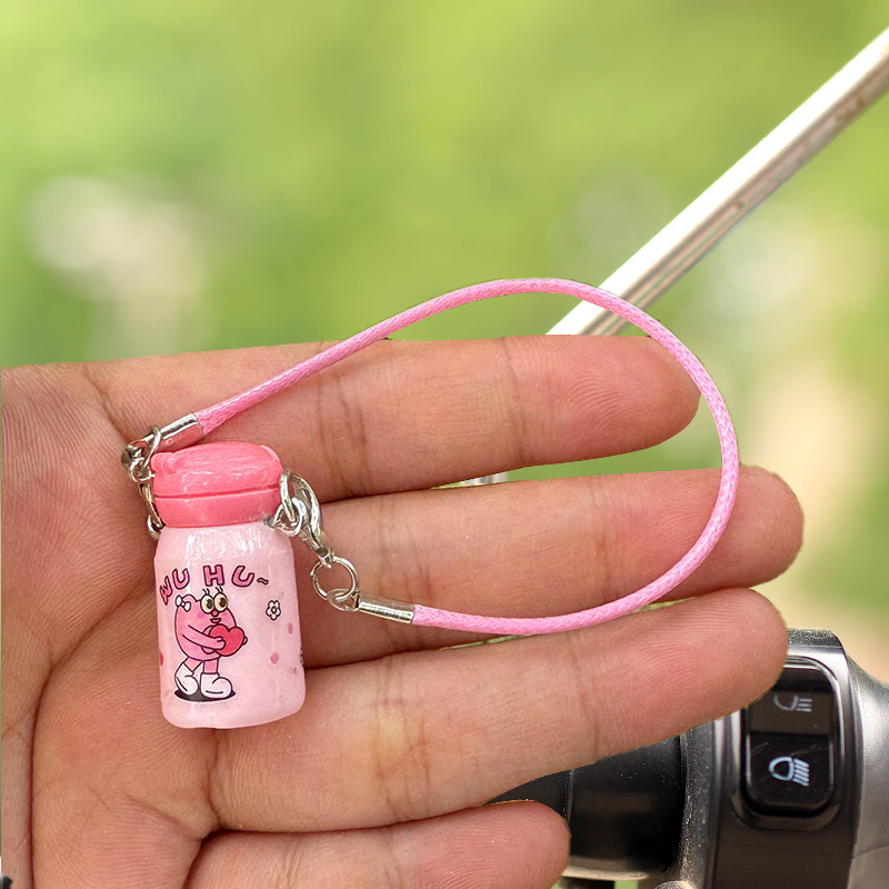 Mini botella de agua termo colgante lindo pequeño biberón accesorios de muñeca diy accesorios de taza de agua al por mayor dibujos animados