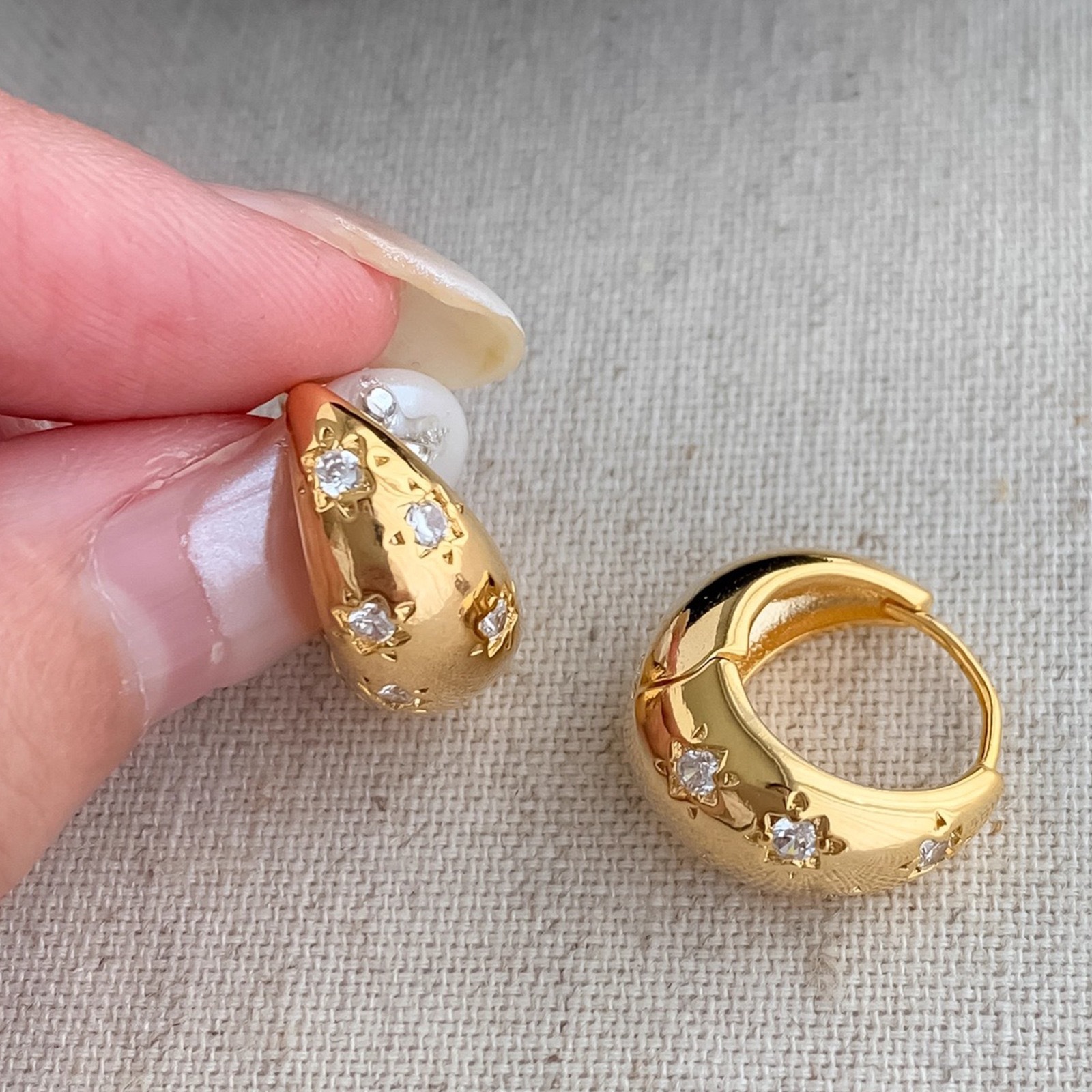Trendy fashion hot selling simple niche new trendy earrings circle water drop earrings ins French style high sense retro