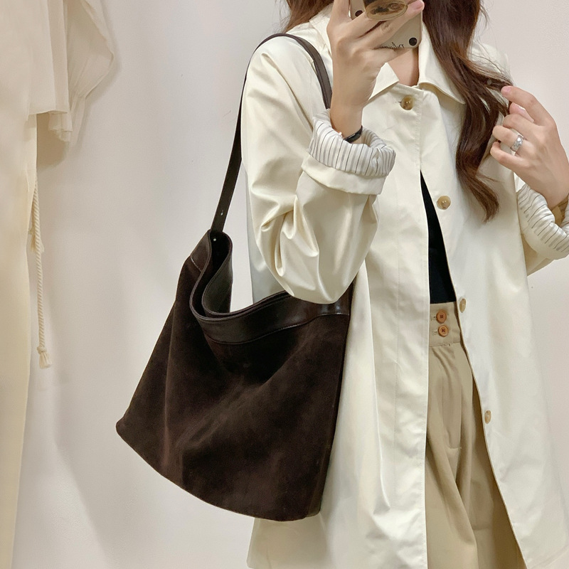 Duża pojemność mrożonej skóry torba 2024 nowy leniwy styl torba na ramię damska ze skóry bydlęcej_voghion.com