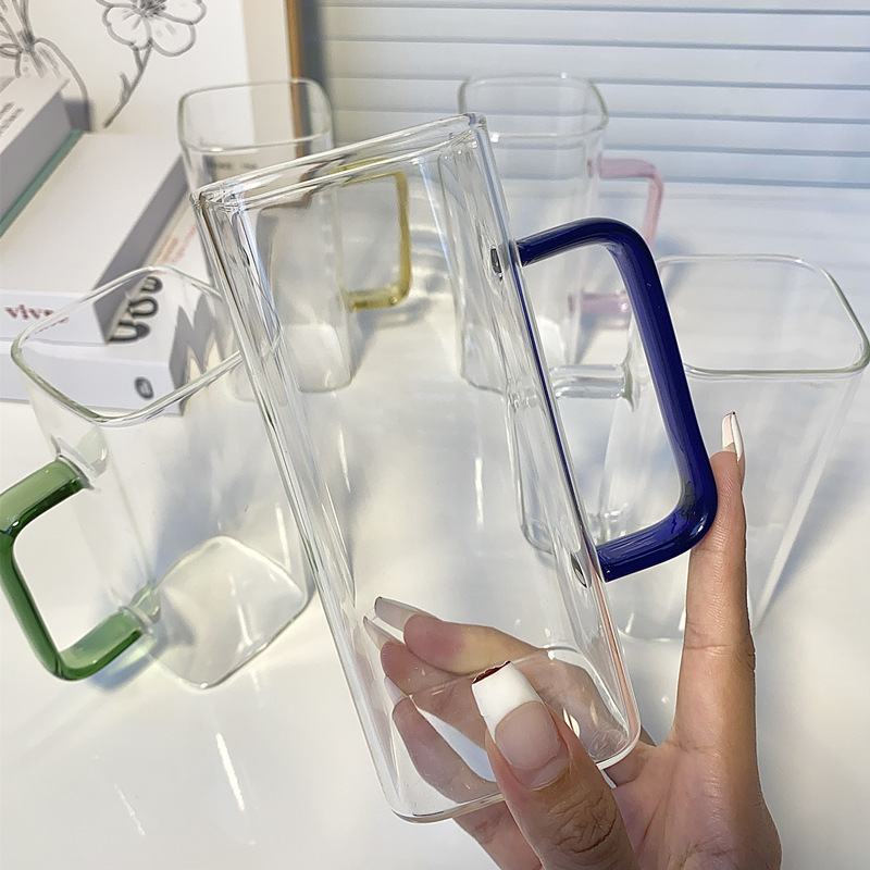 Taza de vidrio cuadrada al por mayor taza de té separada taza de agua de paja transparente taza de vidrio de silicona alta temperatura