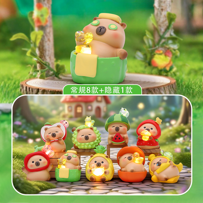 麦門の豚のブタの子供のブラインドの箱は無邪気でかわいいカピバラの子供の手でテーブルの装飾の子供のおもちゃの贈り物をします。