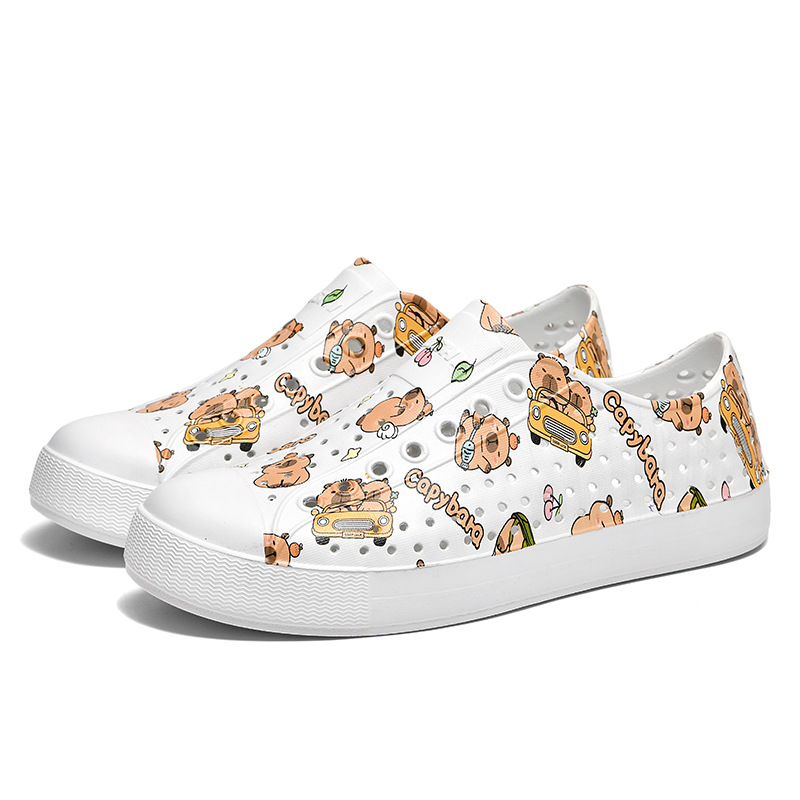 Zapatos de agujero ligero de verano al por mayor hombres y mujeres pareja verano antideslizante transpirable casual Hollow Beach Shoes sandalias