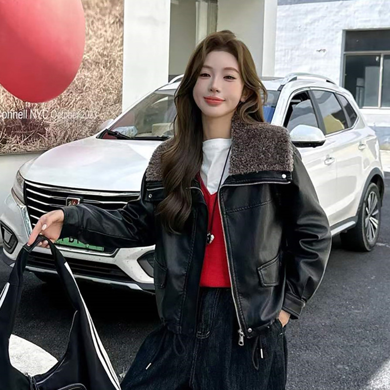 Lamb Wool Lapel Plus Velvet Leather Jacket Women's Short 2025 Autumn and Winter New Fashion Versatile Small Leather Jacket Lamb Wool Lapel Plus Velvet Leather Jacket Women's Short 2025 Autumn and Winter New Fashion Versatile Small Leather Jacket