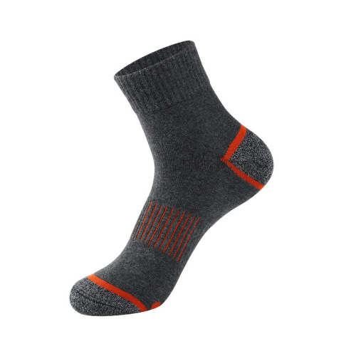 Zhuji socks men's spring and summer mid-calf socks outdoor running sports socks basketball socks autumn and winter men's long socks wholesale