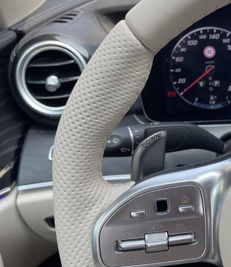 Suitable for all Mercedes-Benz models, upper and lower, left and right, beige leather with AMG809 logo electroplated steering wheel kit