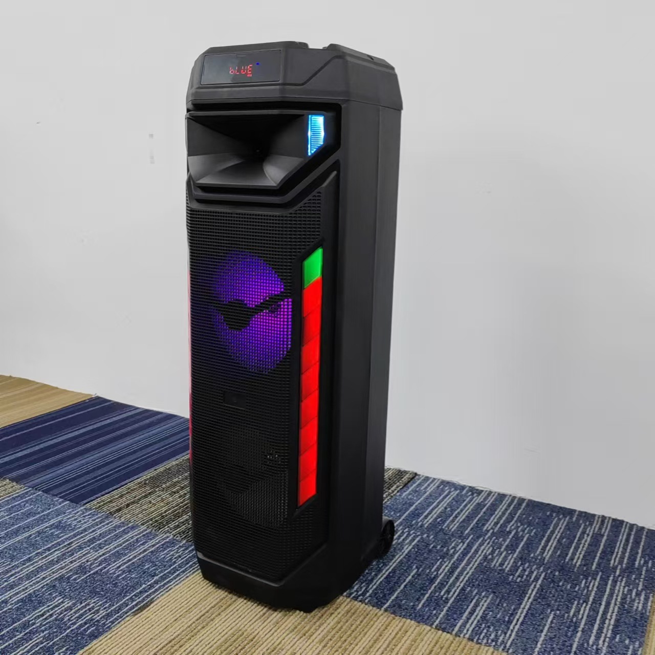 Comercio exterior doble altavoz de 8 pulgadas gran sonido square danza portátil al aire libre inalámbrico micrófono de tarjeta de micrófono