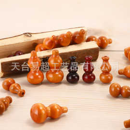 厂家生产木质红色小葫芦禾木五帝钱桃木葫芦批发零售