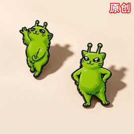 原创跨境搞怪外星猫咪胸针ET外星人趣味创意衣服装饰合金滴油徽章