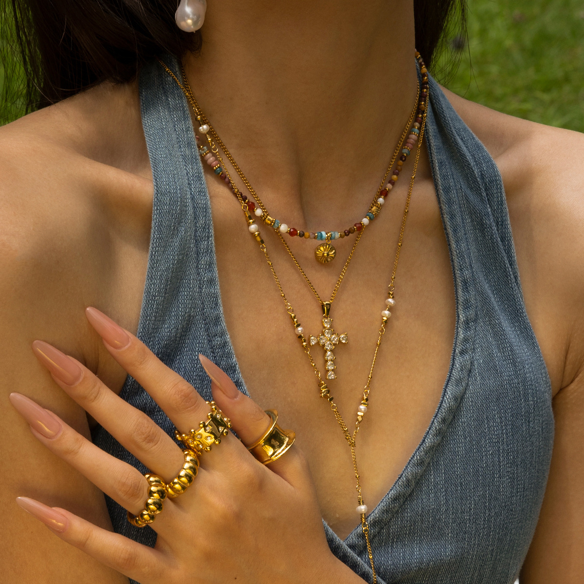 Collar de acero inoxidable transfronterizo de Europa y los Estados Unidos, mujer ligera y lujosa, nicho superpuesto con joyas de acero de titanio de piedra natural.
