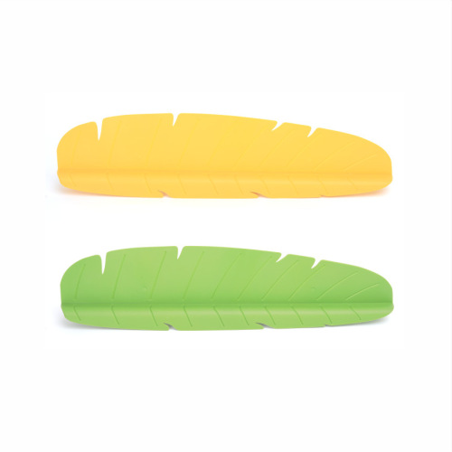 Household kitchen sink water shield banana leaf shape washing dishes and vegetables anti-splash suction cup partition water shield