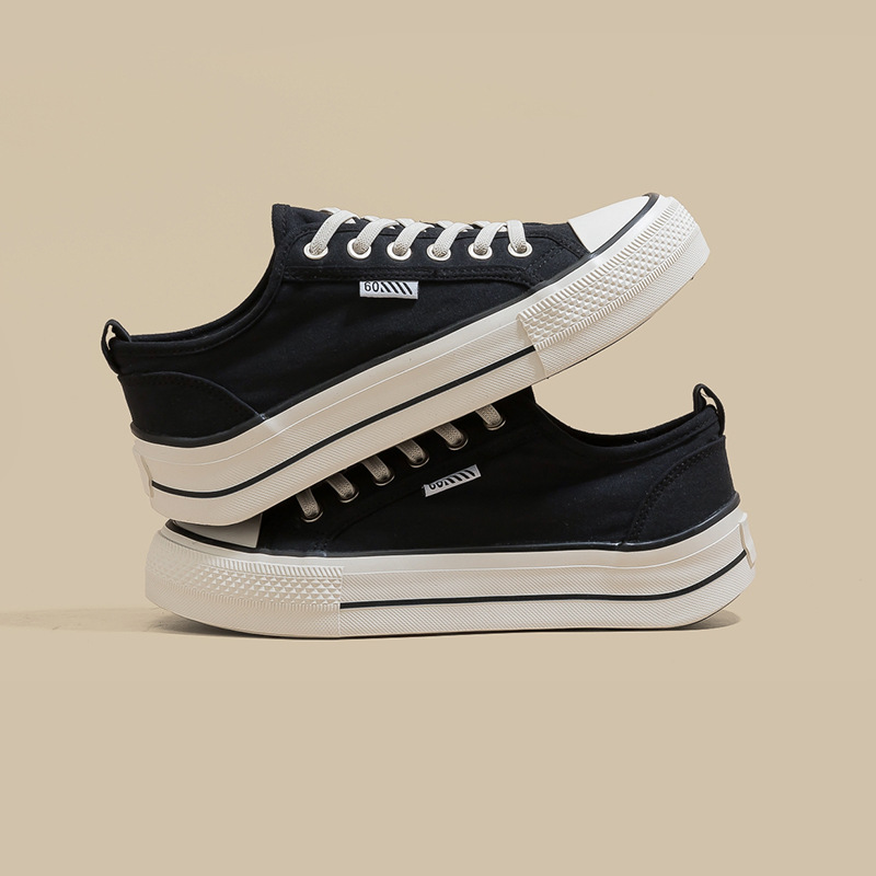 2026 primavera nuevo tipo de zapatos de lona de suela gruesa para mujeres aumentando la altura de los zapatos de deporte casuales con un pedaleo elástico zapatos de skate