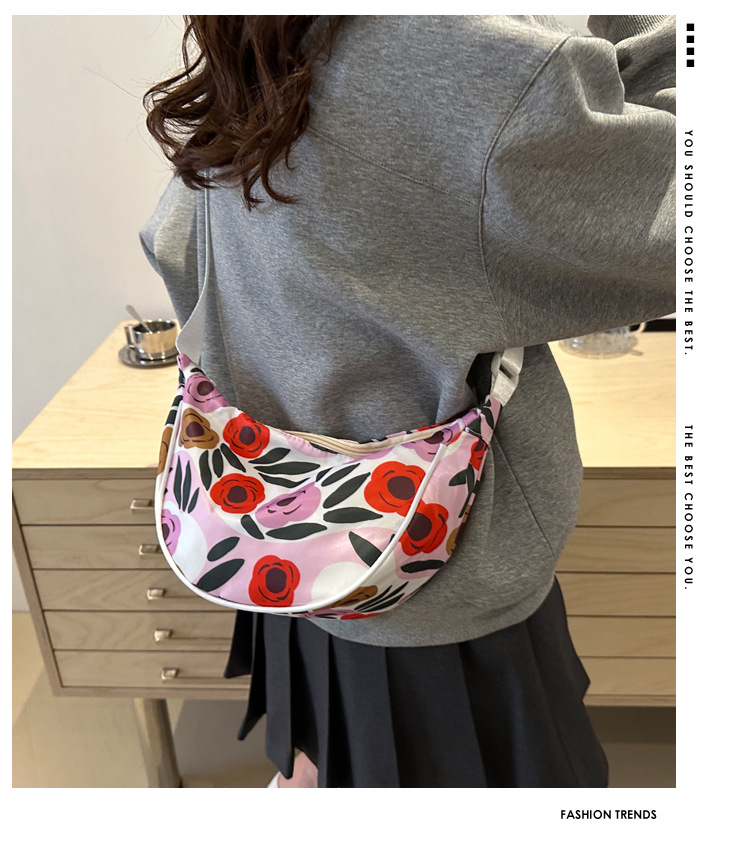2025 Korean-style laid-back crossbody bag new versatile commuting dumpling bag, large-capacity commuting single-shoulder bag for women full figure