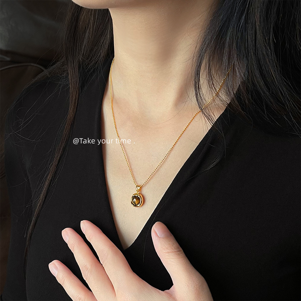 1_0002_亮眸模特水印1 拷贝(1).jpg