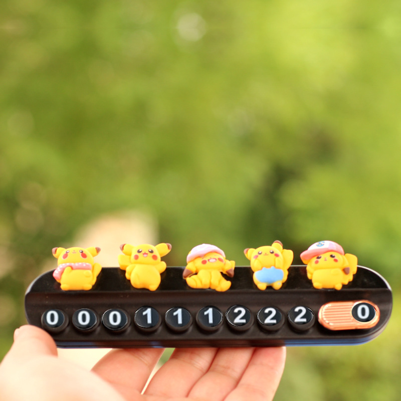Nuevos adornos de coche de resina Pikachu, adornos de pantalla de navegación de consola central de coche de dibujos animados, adornos de movimiento de cabeza