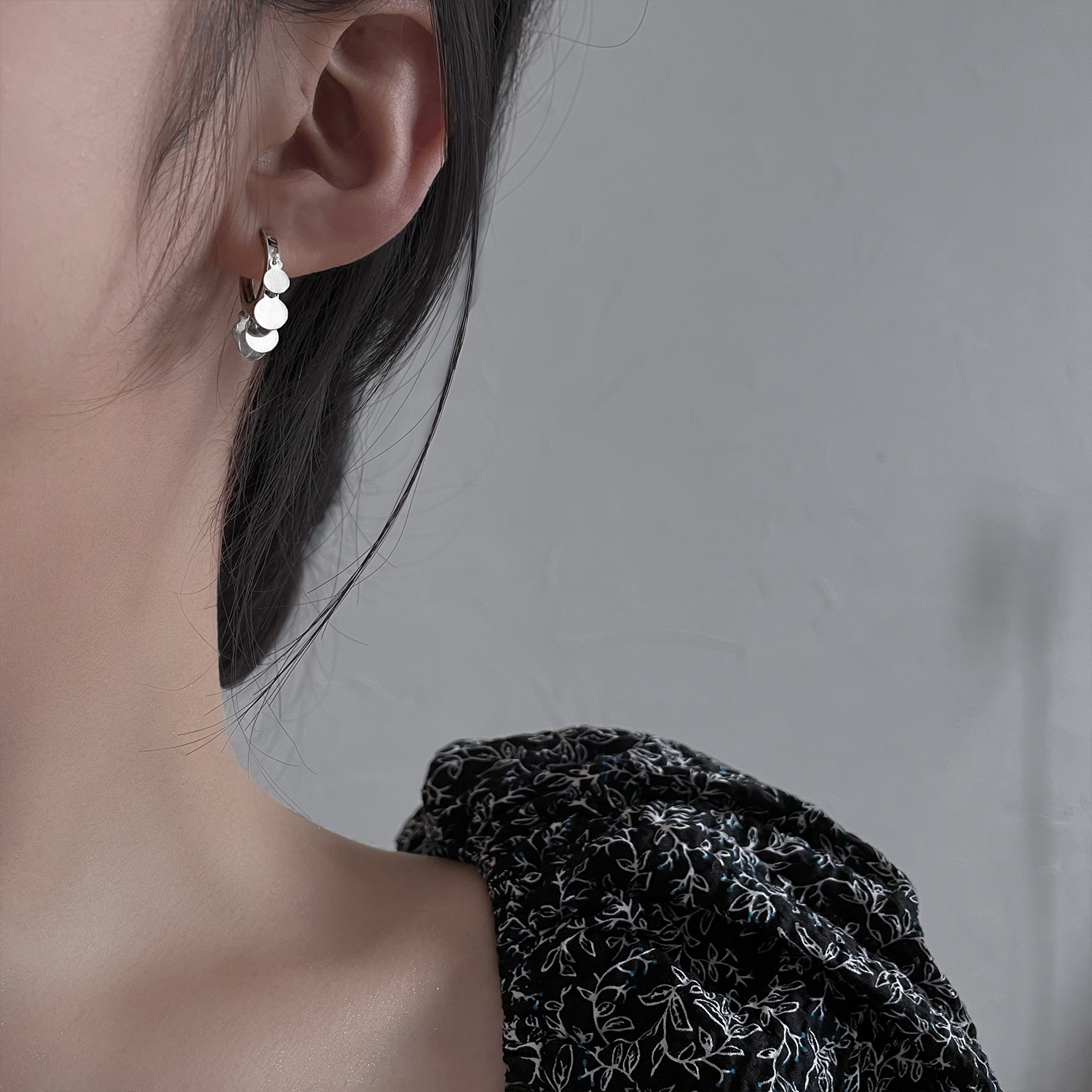Elegant earrings